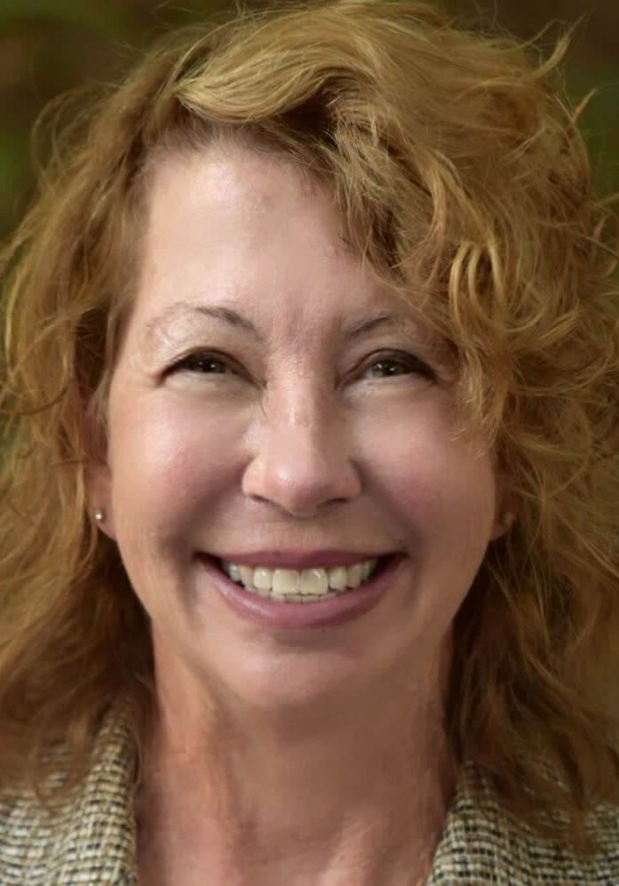 Laurie-Headshot-Edited